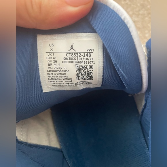 Men’s Jordan Retro 3 - Picture 8 of 11